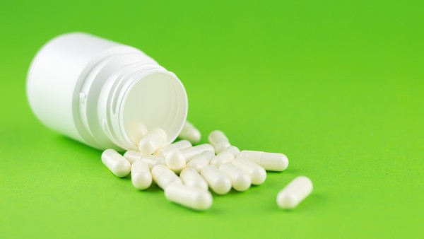 How does melatonin regulate the circadian rhythm?